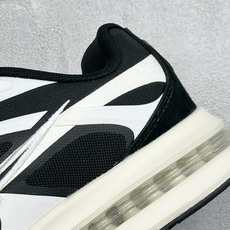 JW版Nike Air Max Metro 舒适轻盈 防滑耐磨运动低帮跑步鞋 货号:IW4935-102 尺码:36-4 JW版Nike Air Max Metro 舒适轻盈 防滑耐磨运动低帮跑步鞋 货号:IW4935-102 尺码:36-4