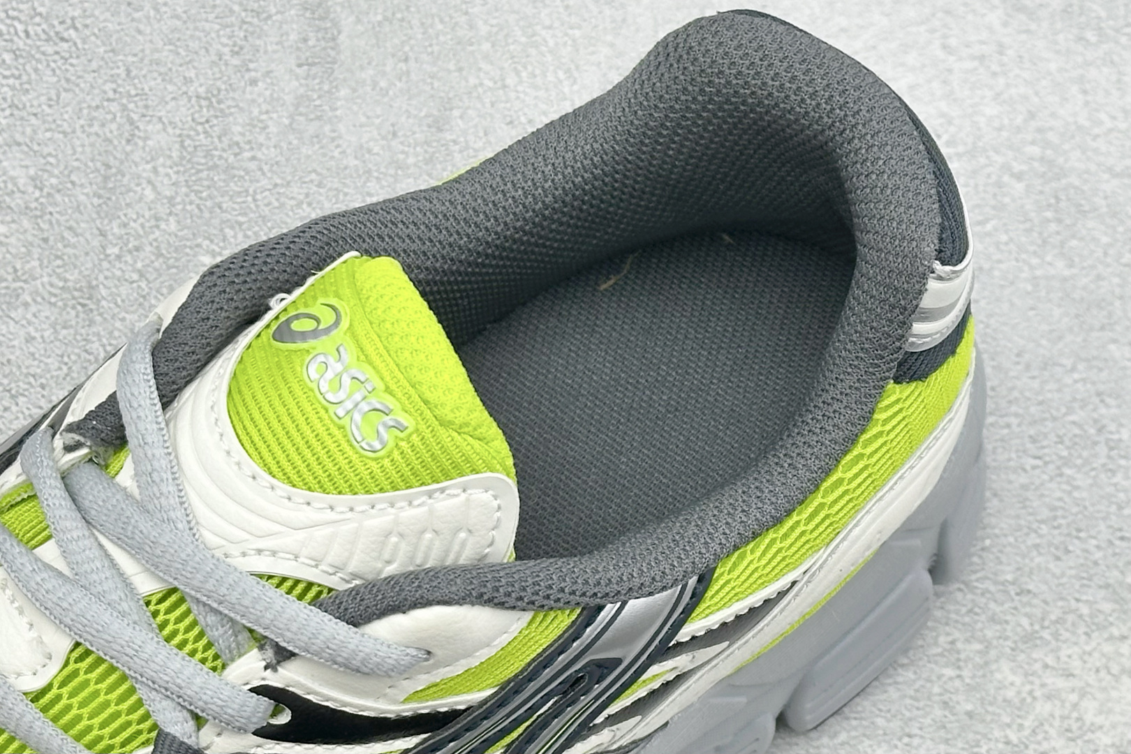 XM版Asics Gel-Stratus Mc系列 亚瑟士 低帮轻量缓震休闲运动跑步鞋 货号: 1203B219-300