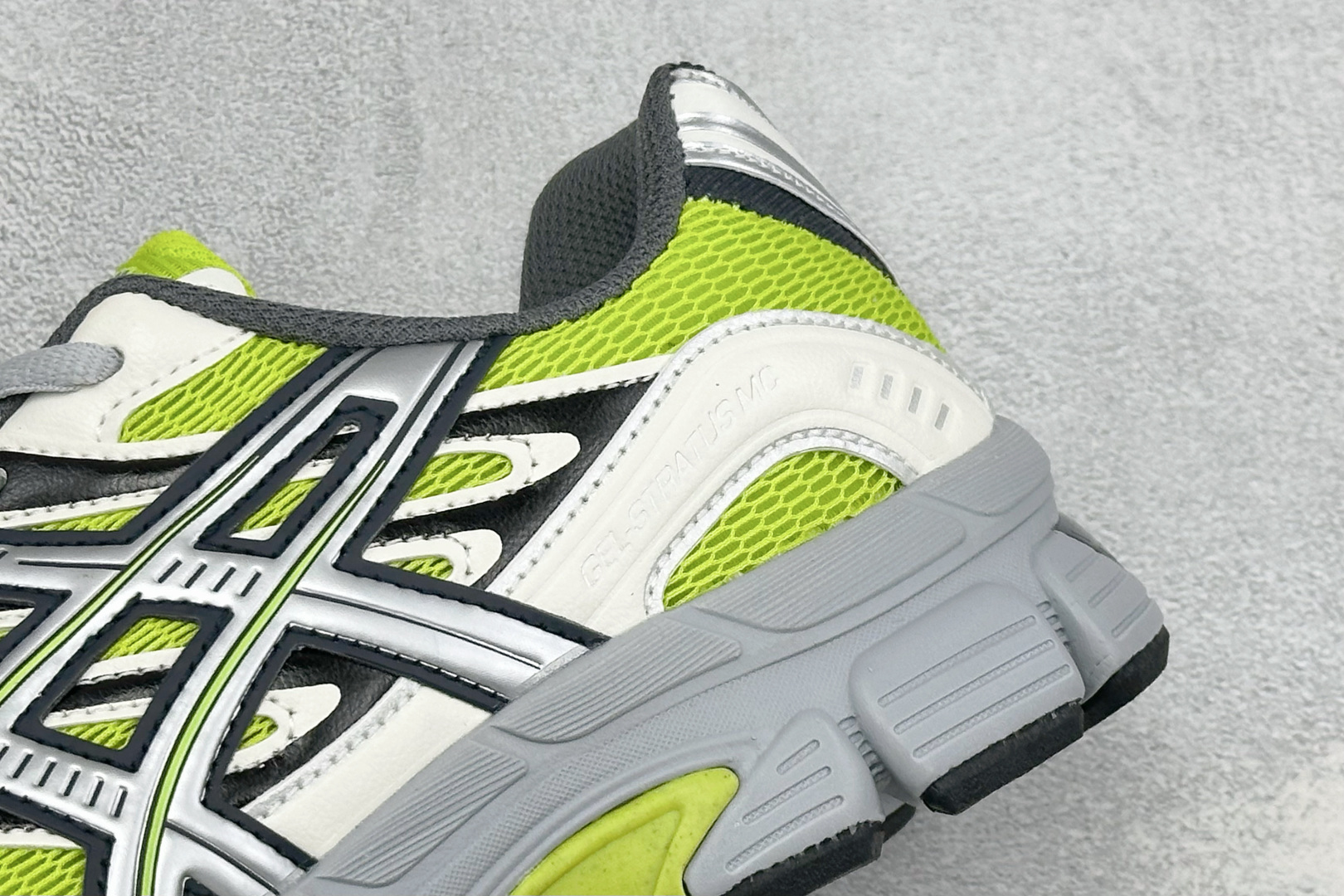 XM版Asics Gel-Stratus Mc系列 亚瑟士 低帮轻量缓震休闲运动跑步鞋 货号: 1203B219-300