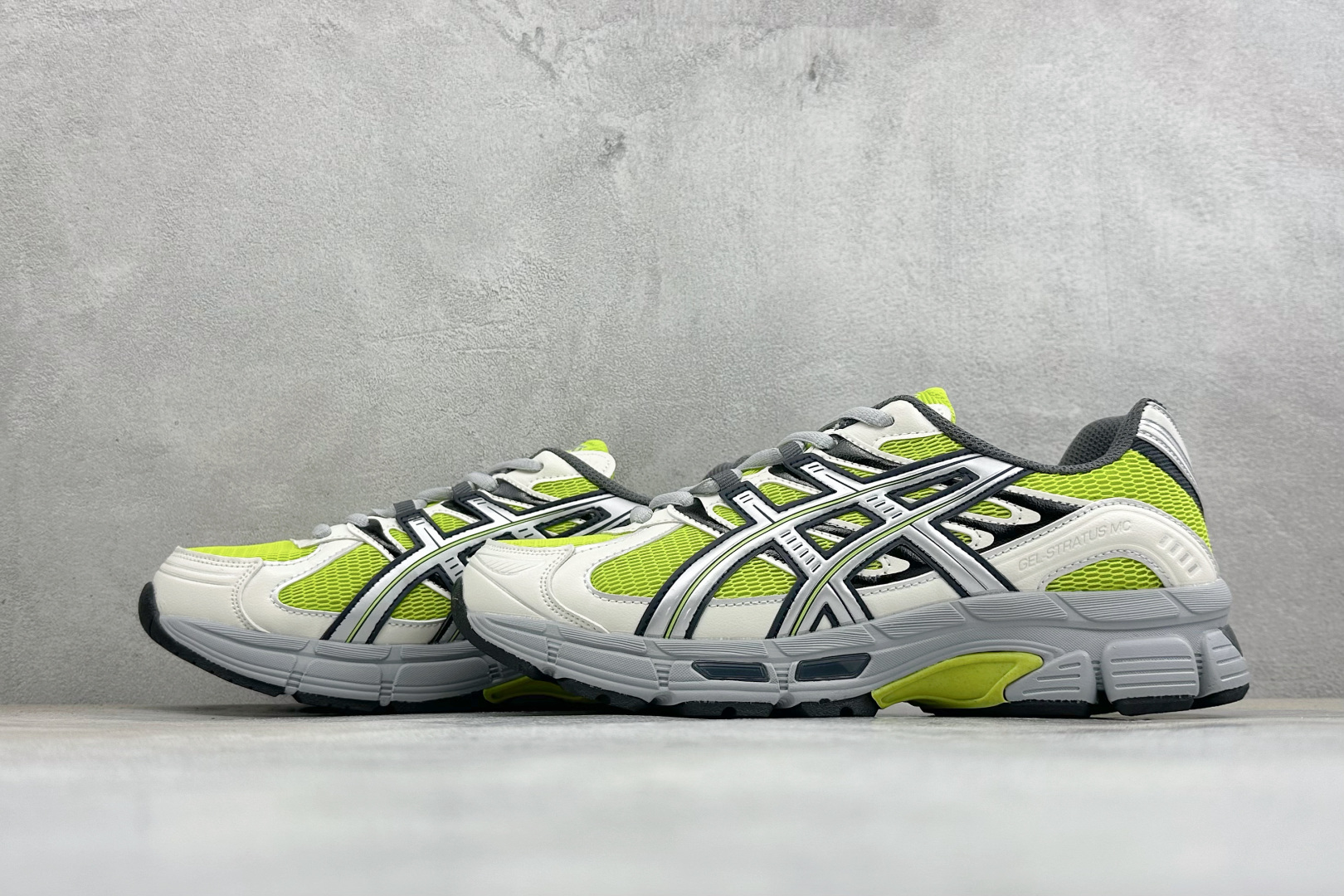 XM版Asics Gel-Stratus Mc系列 亚瑟士 低帮轻量缓震休闲运动跑步鞋 货号: 1203B219-300
