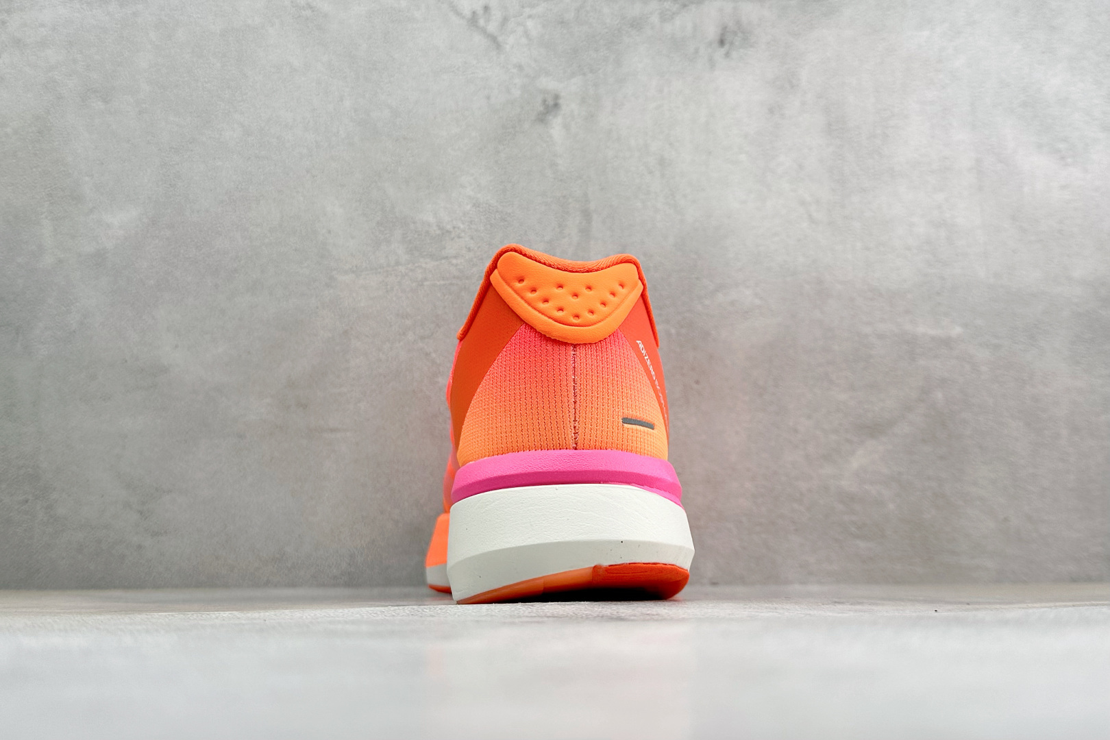 Adidas Adizero Boston 13 阿迪透气低帮跑步鞋 货号：LB8524 尺码：36 36.5 37 3