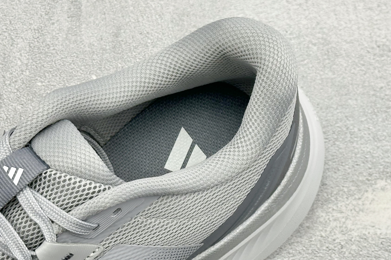 Adidas Dreamcushion 阿迪透气缓震休闲运动鞋 货号：KI5116 尺码：36 36.5 37 38 3