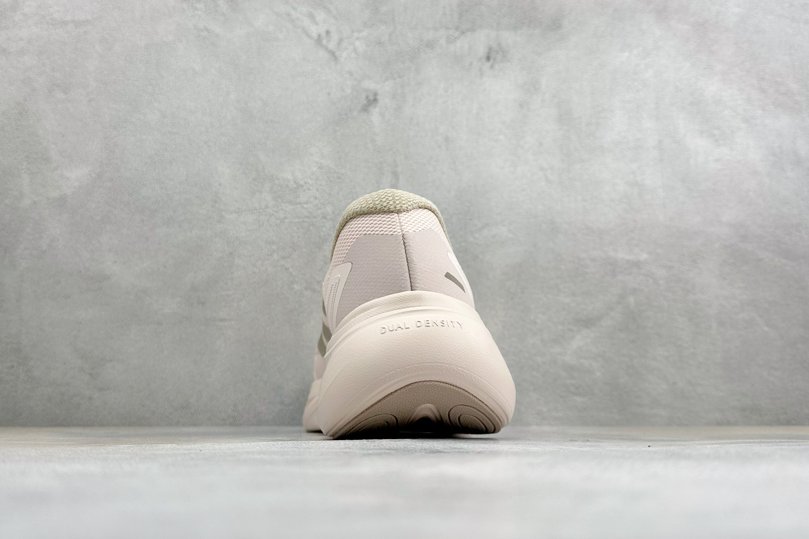 Adidas Dreamcushion 阿迪透气缓震休闲运动鞋 货号：KJ8009 尺码：36 36.5 37 38 3
