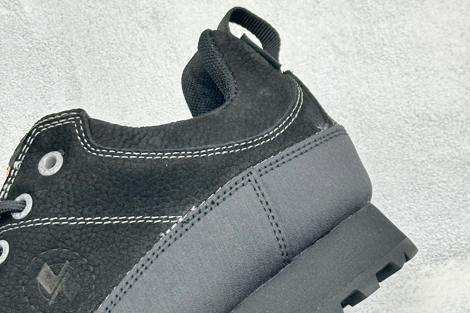 CRISPI Monaco 摩纳哥 GTX 登山 耐磨防水 户外功能鞋 CRISPI是一款登山鞋品牌，公司依靠的是对于制