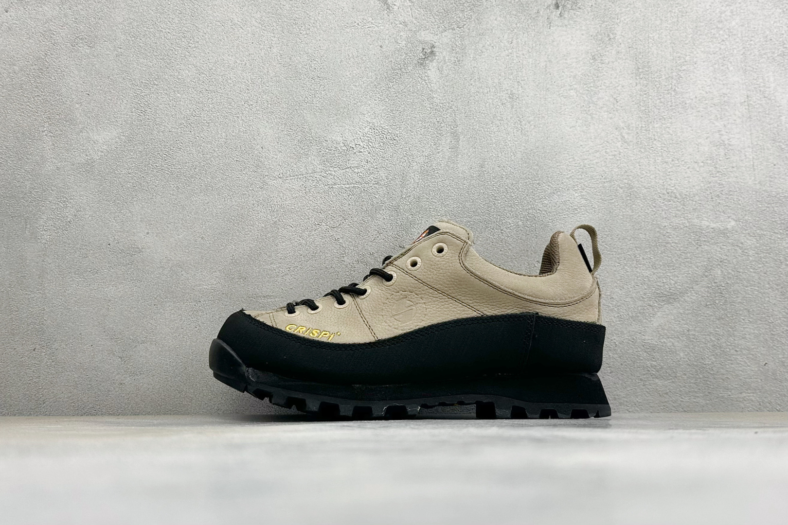 CRISPI Monaco 摩纳哥 GTX 登山 耐磨防水 户外功能鞋 CRISPI是一款登山鞋品牌，公司依靠的是对于制