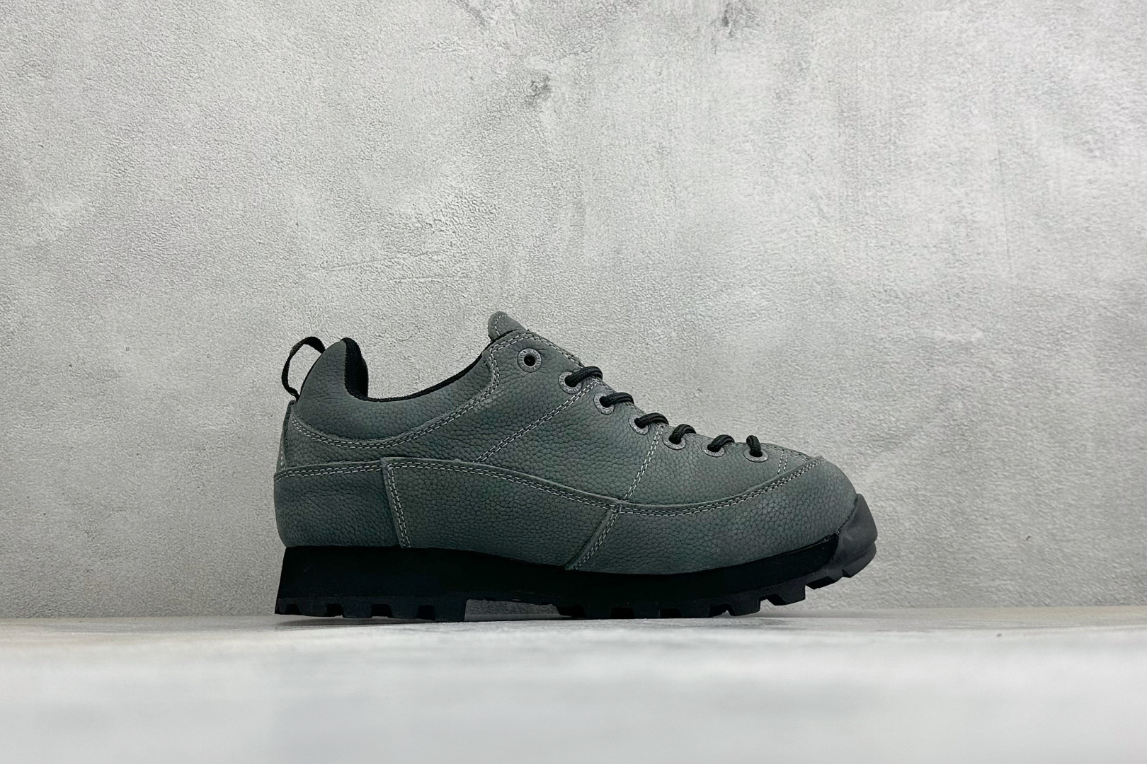 CRISPI Monaco 摩纳哥 GTX 登山 耐磨防水 户外功能鞋 CRISPI是一款登山鞋品牌,公司依靠的是对于制 CRISPI Monaco 摩纳哥 GTX 登山 耐磨防水 户外功能鞋 CRISPI是一款登山鞋品牌,公司依靠的是对于制