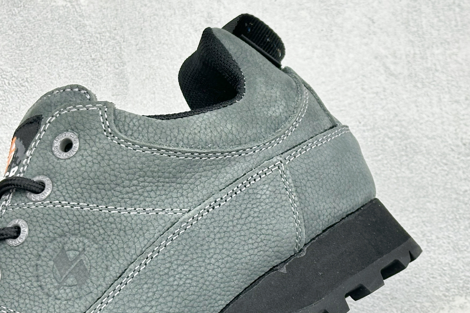 CRISPI Monaco 摩纳哥 GTX 登山 耐磨防水 户外功能鞋 CRISPI是一款登山鞋品牌,公司依靠的是对于制 CRISPI Monaco 摩纳哥 GTX 登山 耐磨防水 户外功能鞋 CRISPI是一款登山鞋品牌,公司依靠的是对于制