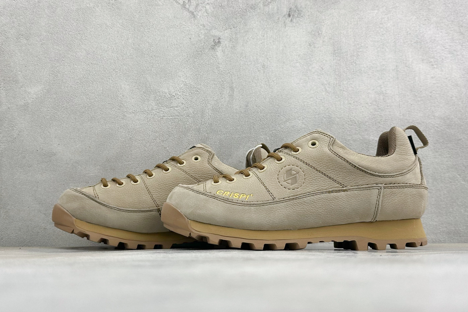 CRISPI Monaco 摩纳哥 GTX 登山 耐磨防水 户外功能鞋 CRISPI是一款登山鞋品牌，公司依靠的是对于制