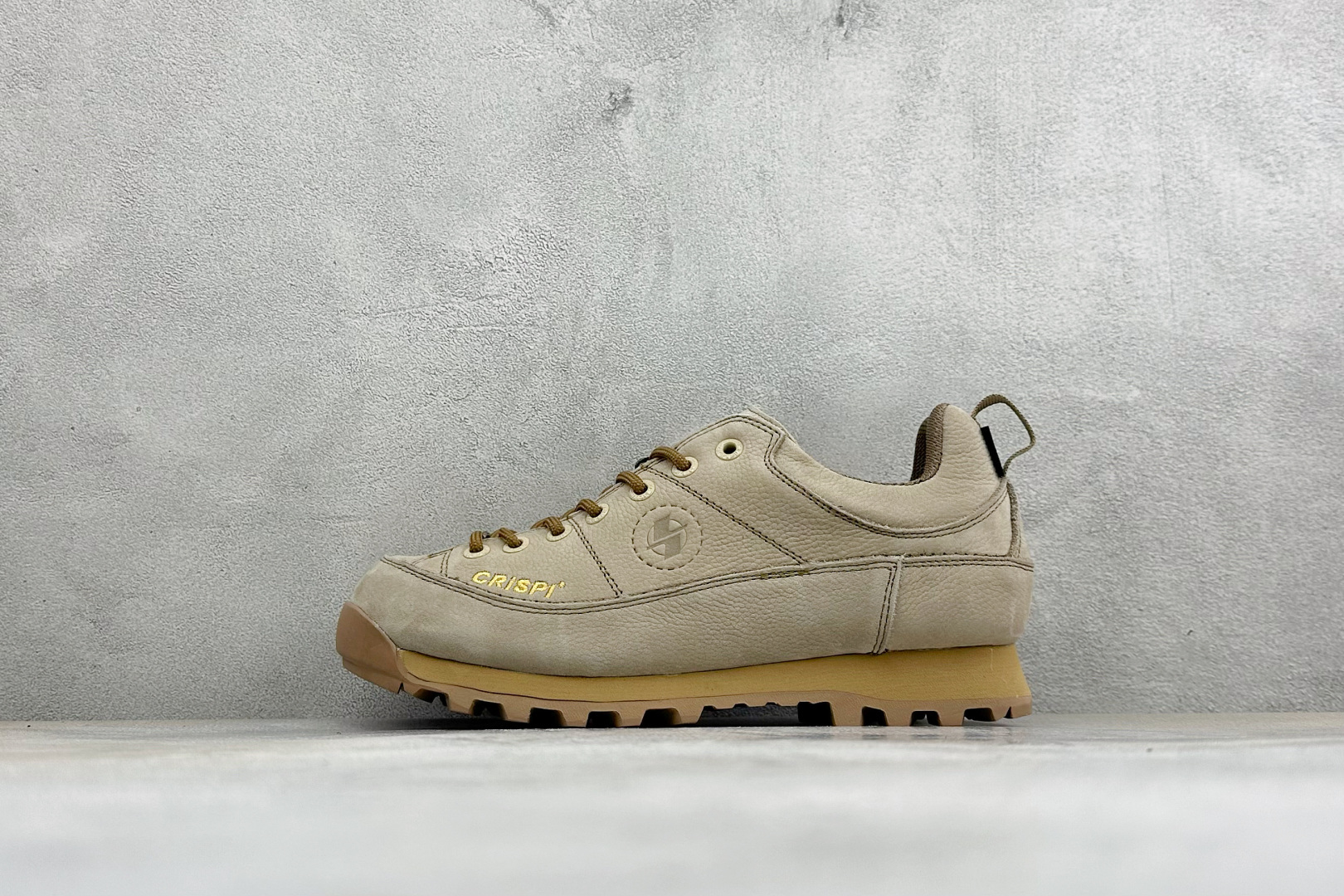 CRISPI Monaco 摩纳哥 GTX 登山 耐磨防水 户外功能鞋 CRISPI是一款登山鞋品牌，公司依靠的是对于制