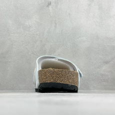 TG版博肯 Birkenstock Boston Suede 系列平底复古软木底休闲拖鞋 鞋头黑色牛皮包头设计,加尼龙布 TG版博肯 Birkenstock Boston Suede 系列平底复古软木底休闲拖鞋 鞋头黑色牛皮包头设计,加尼龙布