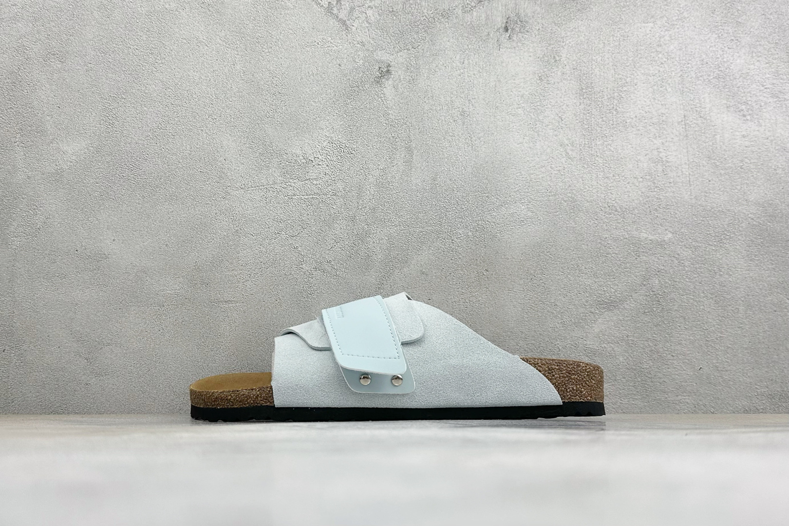 TG版博肯 Birkenstock Boston Suede 系列平底复古软木底休闲拖鞋 鞋头黑色牛皮包头设计，加尼龙布
