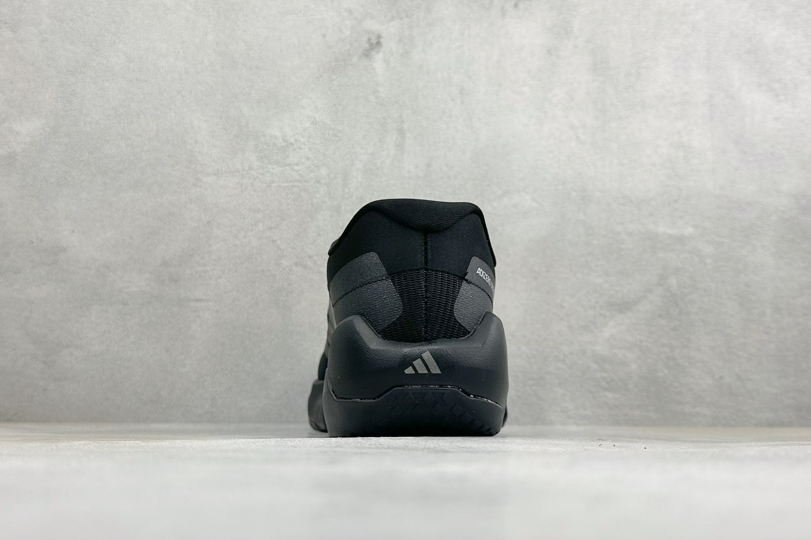 ML版Adidas Adizero Dropset Pro Traine 阿迪达斯 舒适贴合马拉松训练跑步鞋 整体采用前