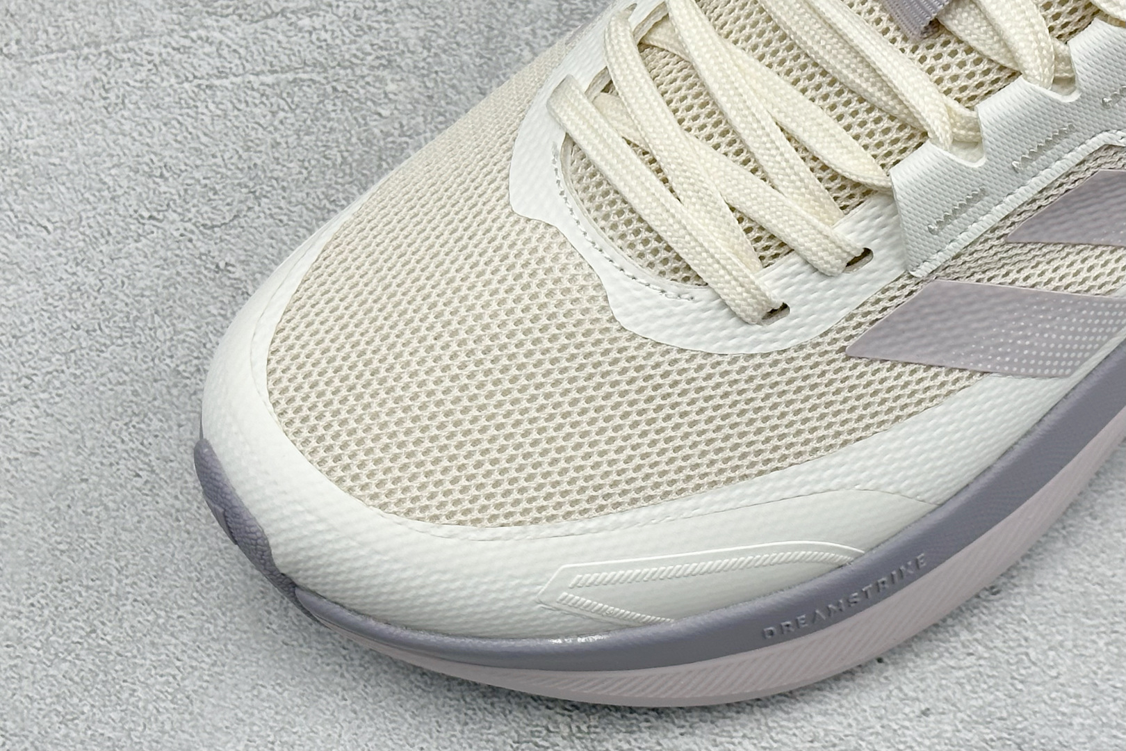 Adidas Dreamcushion 阿迪透气缓震休闲运动鞋 货号:KI5119 尺码:36 36.5 37 38 3 Adidas Dreamcushion 阿迪透气缓震休闲运动鞋 货号:KI5119 尺码:36 36.5 37 38 3