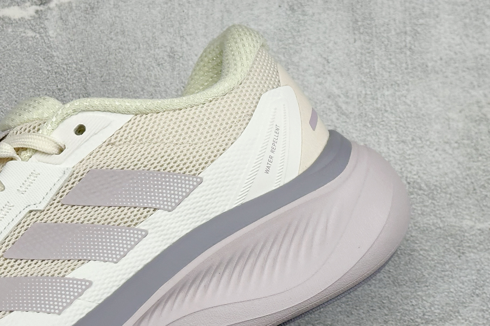 Adidas Dreamcushion 阿迪透气缓震休闲运动鞋 货号:KI5119 尺码:36 36.5 37 38 3 Adidas Dreamcushion 阿迪透气缓震休闲运动鞋 货号:KI5119 尺码:36 36.5 37 38 3