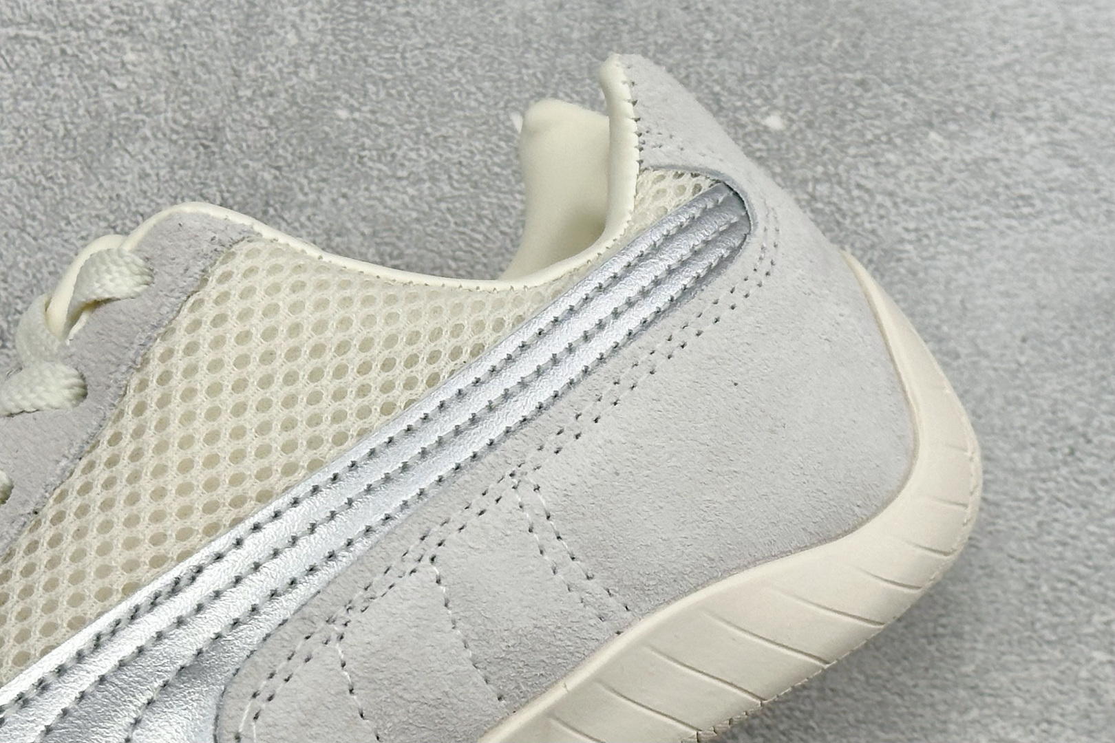 M版Puma Speedcet Etoile Wns 彪马薄底德迅复古运动休闲赛车跑鞋 以趣味十足又前卫复古的设计引领潮 M版Puma Speedcet Etoile Wns 彪马薄底德迅复古运动休闲赛车跑鞋 以趣味十足又前卫复古的设计引领潮
