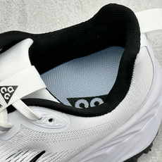 XM版NIKE ACG VOMERO TRAIL 防滑耐磨运动跑步鞋 兼顾迅疾外观和稳固脚感 后跟覆面和中足动态支撑巧妙 XM版NIKE ACG VOMERO TRAIL 防滑耐磨运动跑步鞋 兼顾迅疾外观和稳固脚感 后跟覆面和中足动态支撑巧妙