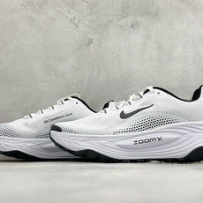 XM版NIKE ACG VOMERO TRAIL 防滑耐磨运动跑步鞋 兼顾迅疾外观和稳固脚感 后跟覆面和中足动态支撑巧妙 XM版NIKE ACG VOMERO TRAIL 防滑耐磨运动跑步鞋 兼顾迅疾外观和稳固脚感 后跟覆面和中足动态支撑巧妙