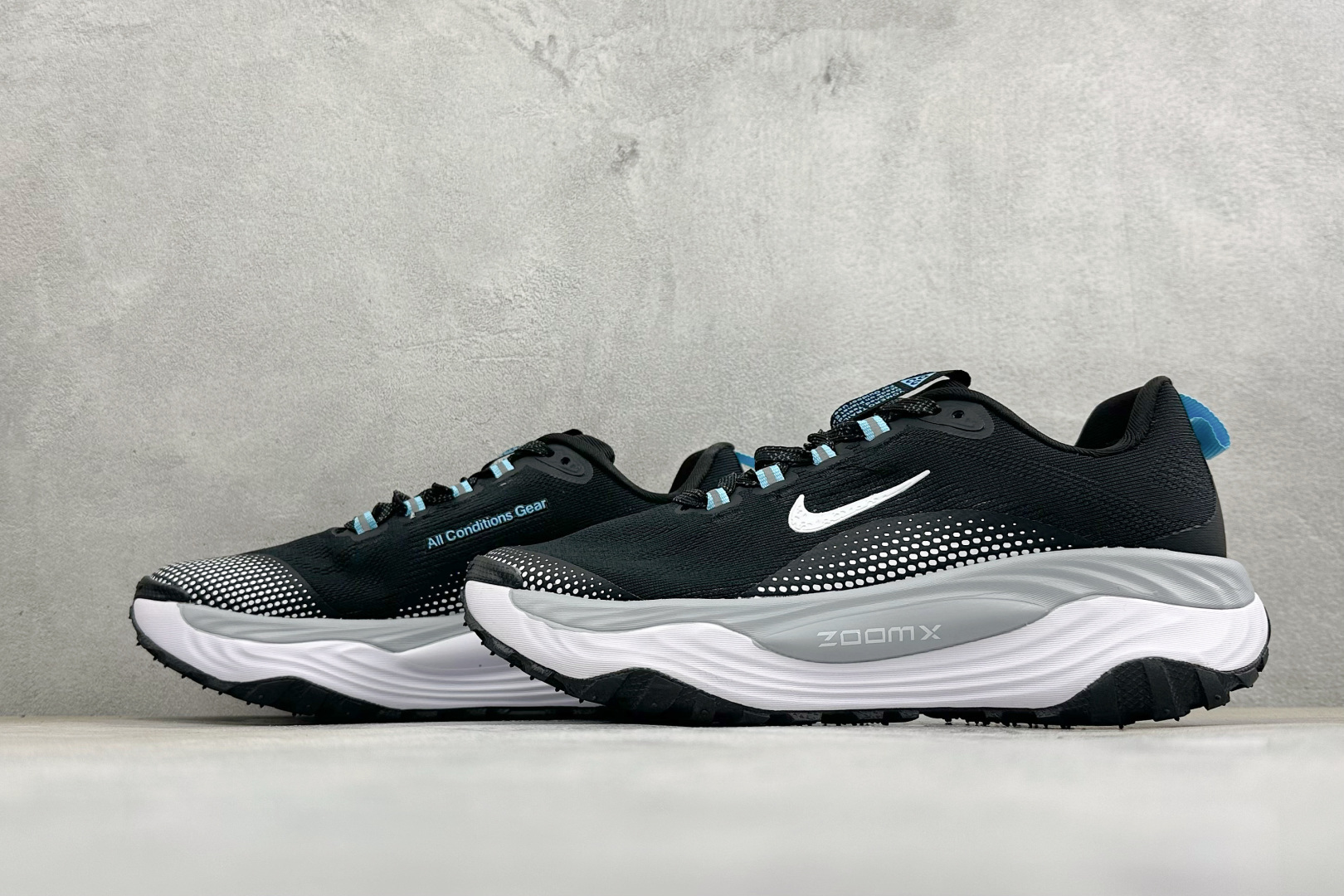 XM版NIKE ACG VOMERO TRAIL 防滑耐磨运动跑步鞋 兼顾迅疾外观和稳固脚感 后跟覆面和中足动态支撑巧妙 XM版NIKE ACG VOMERO TRAIL 防滑耐磨运动跑步鞋 兼顾迅疾外观和稳固脚感 后跟覆面和中足动态支撑巧妙