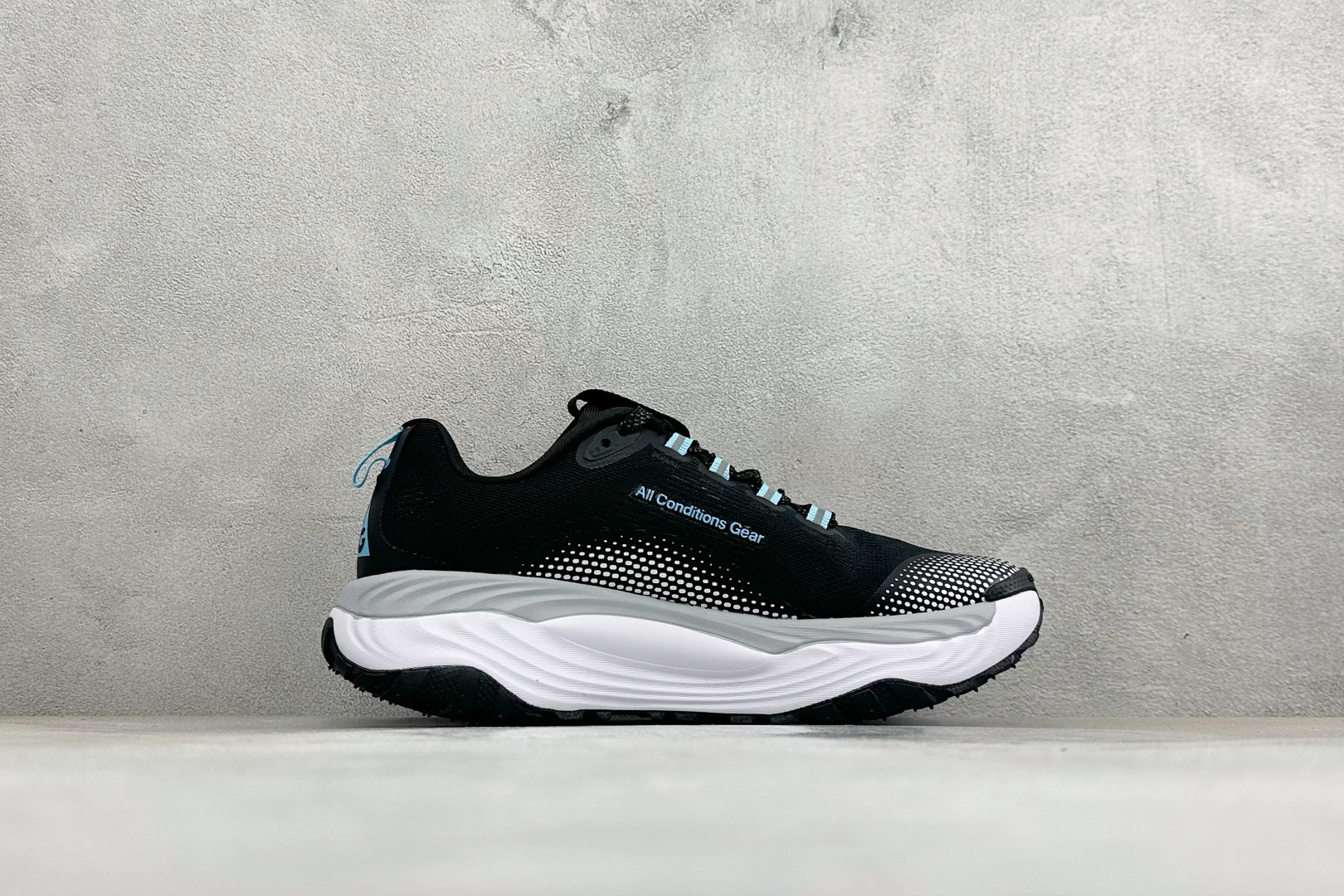 XM版NIKE ACG VOMERO TRAIL 防滑耐磨运动跑步鞋 兼顾迅疾外观和稳固脚感 后跟覆面和中足动态支撑巧妙 XM版NIKE ACG VOMERO TRAIL 防滑耐磨运动跑步鞋 兼顾迅疾外观和稳固脚感 后跟覆面和中足动态支撑巧妙