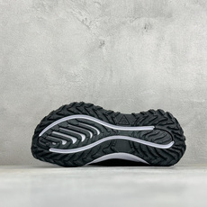 XM版NIKE ACG VOMERO TRAIL 防滑耐磨运动跑步鞋 兼顾迅疾外观和稳固脚感 后跟覆面和中足动态支撑巧妙 XM版NIKE ACG VOMERO TRAIL 防滑耐磨运动跑步鞋 兼顾迅疾外观和稳固脚感 后跟覆面和中足动态支撑巧妙