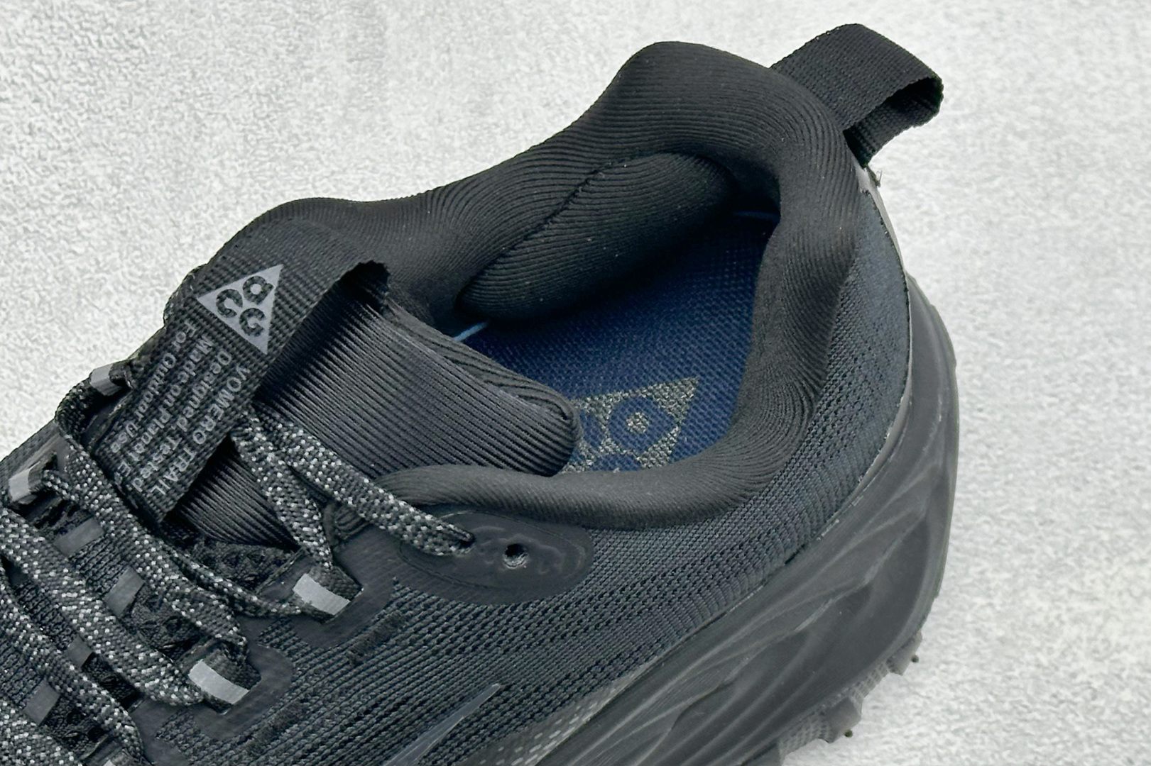 XM版NIKE ACG VOMERO TRAIL 防滑耐磨运动跑步鞋 兼顾迅疾外观和稳固脚感 后跟覆面和中足动态支撑巧妙