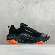 XM版NIKE ACG VOMERO TRAIL 防滑耐磨运动跑步鞋 兼顾迅疾外观和稳固脚感 后跟覆面和中足动态支撑巧妙 XM版NIKE ACG VOMERO TRAIL 防滑耐磨运动跑步鞋 兼顾迅疾外观和稳固脚感 后跟覆面和中足动态支撑巧妙