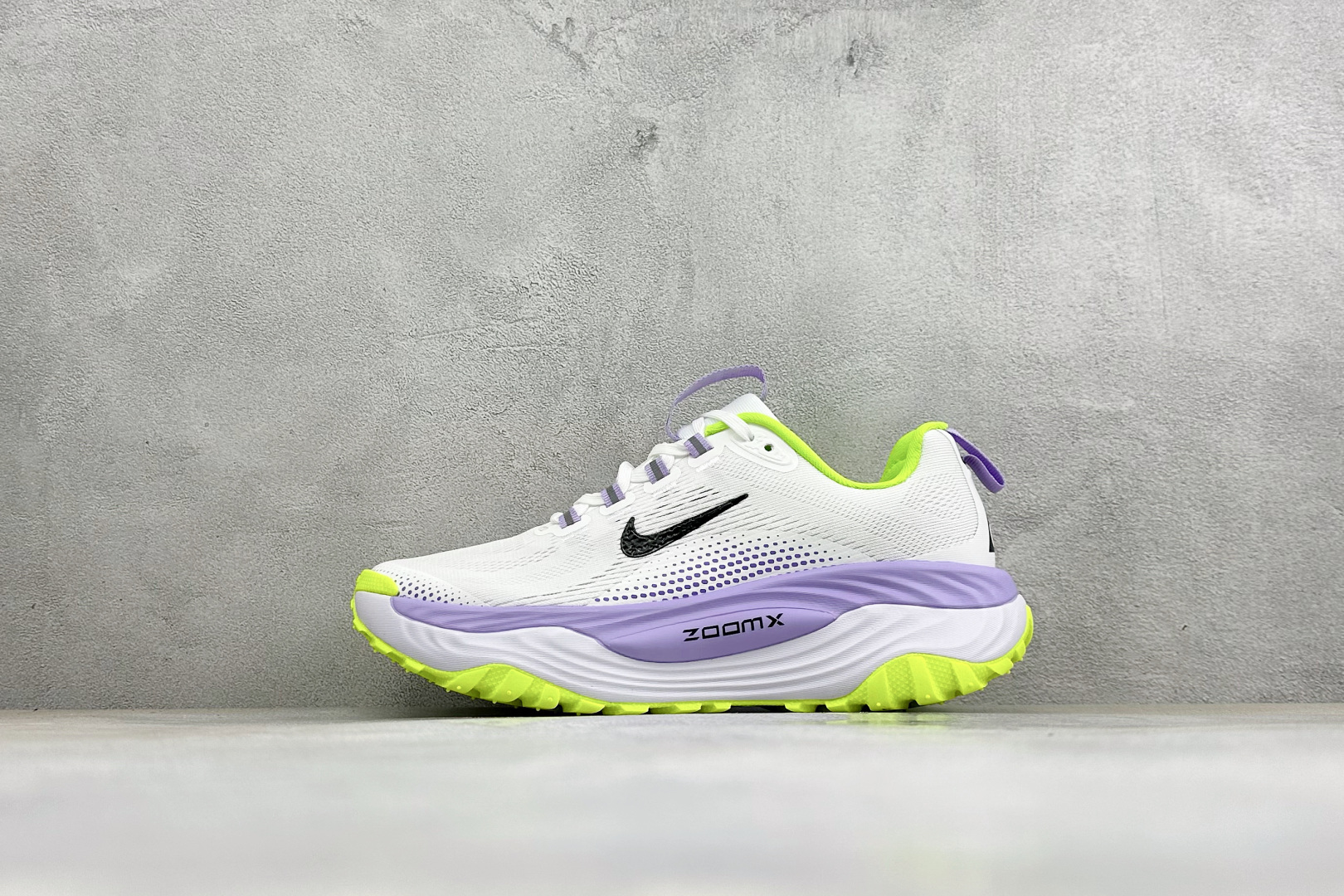 XM版NIKE ACG VOMERO TRAIL 防滑耐磨运动跑步鞋 兼顾迅疾外观和稳固脚感 后跟覆面和中足动态支撑巧妙