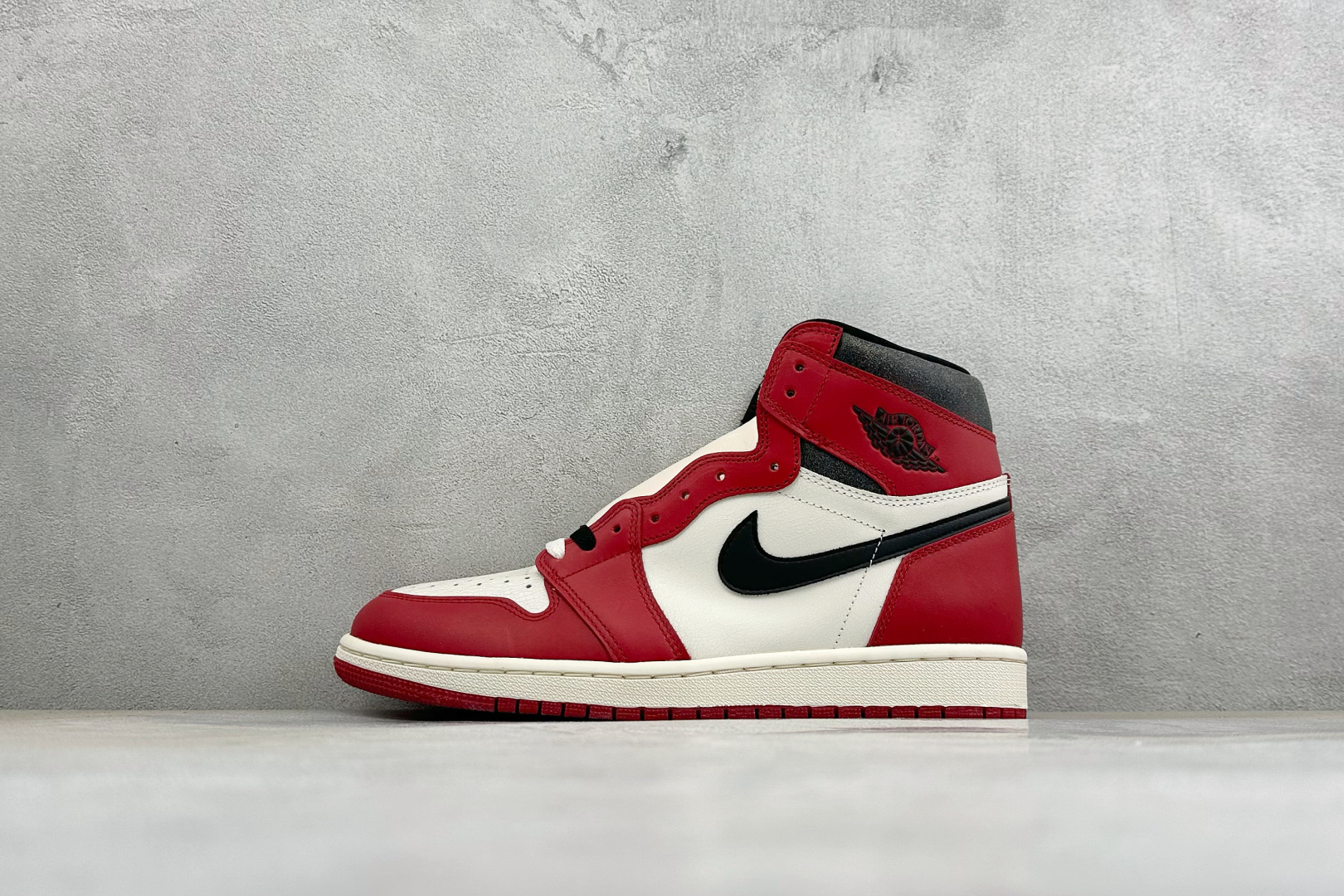 福利特价 Air Jordan 1 Mid AJ1 高帮 篮球鞋用料扎实 精雕细琢,鞋型极致, 细节如图,飞翼3D打印改 福利特价 Air Jordan 1 Mid AJ1 高帮 篮球鞋用料扎实 精雕细琢,鞋型极致, 细节如图,飞翼3D打印改