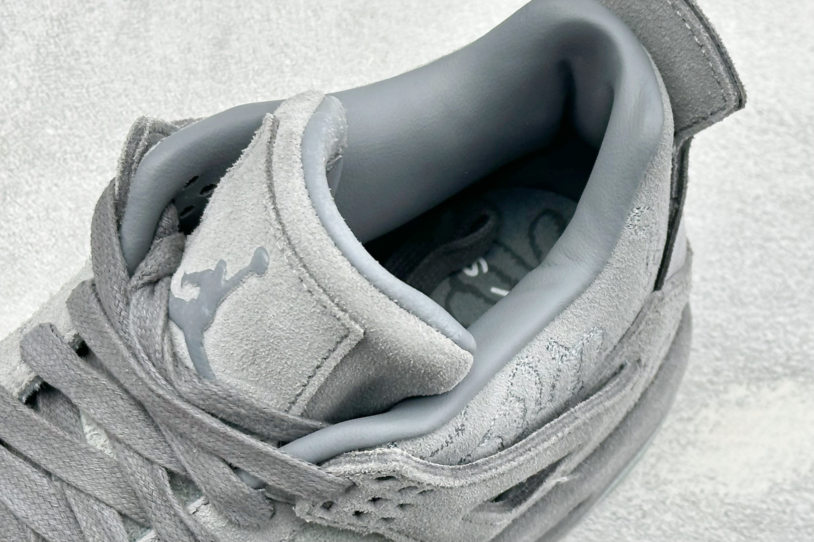 福利特价 Air Jordan 4 Cool Grey AJ4 乔4酷灰 麂皮夜光底篮球鞋 货号：-003 