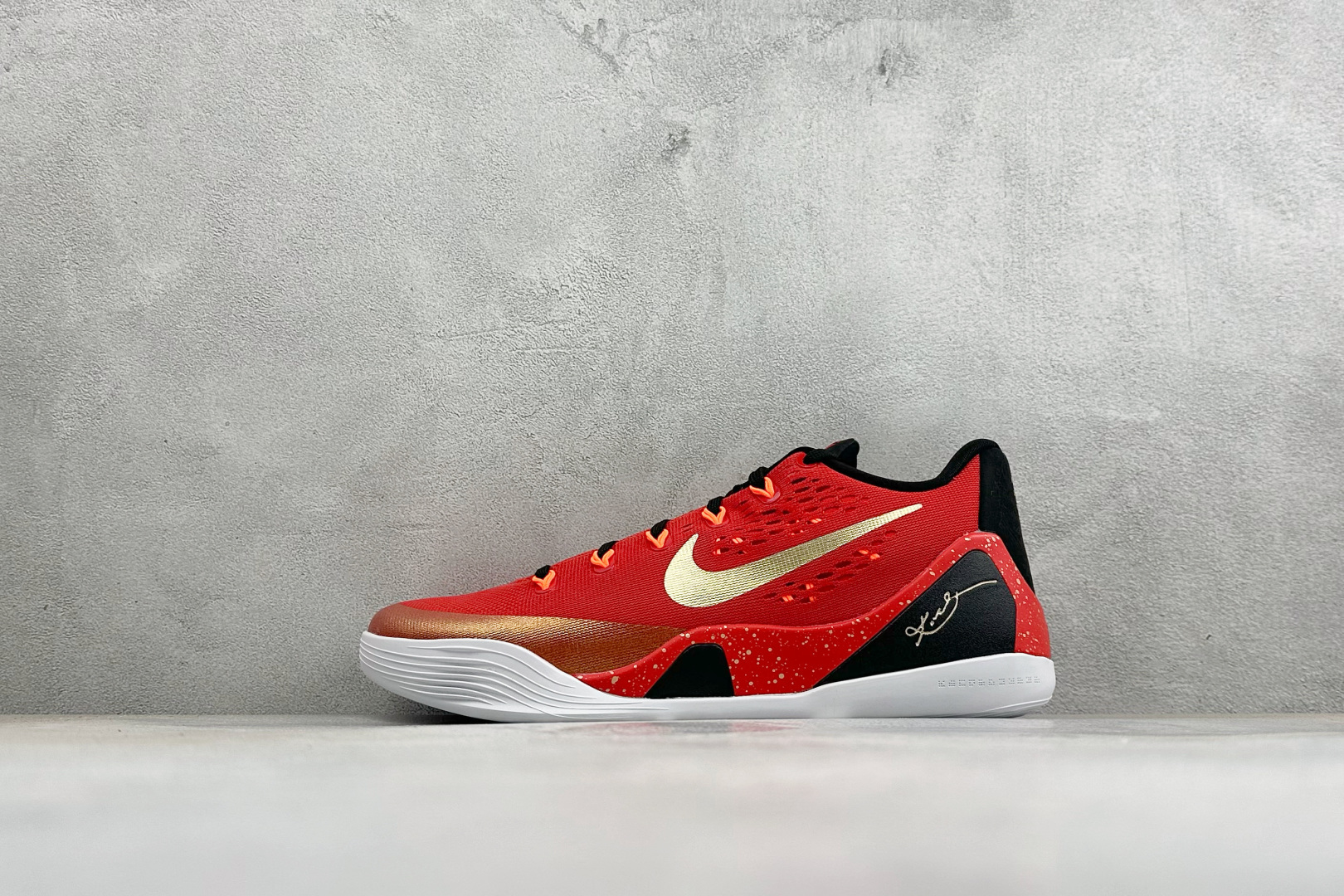 纯原Nike Kobe 9 Stitches Low 科比9代 实战篮球鞋 #原楦打造灵动版型 鞋头腰身后跟 360°无