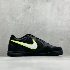 NIKE GATO 低帮生活休闲鞋 透气网布眼融入皮革,织和物合成材质覆面,营造21世初纪的畅跑美学概念。泡棉中底盈轻缓 NIKE GATO 低帮生活休闲鞋 透气网布眼融入皮革,织和物合成材质覆面,营造21世初纪的畅跑美学概念。泡棉中底盈轻缓