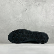 NIKE GATO 低帮生活休闲鞋 透气网布眼融入皮革,织和物合成材质覆面,营造21世初纪的畅跑美学概念。泡棉中底盈轻缓 NIKE GATO 低帮生活休闲鞋 透气网布眼融入皮革,织和物合成材质覆面,营造21世初纪的畅跑美学概念。泡棉中底盈轻缓