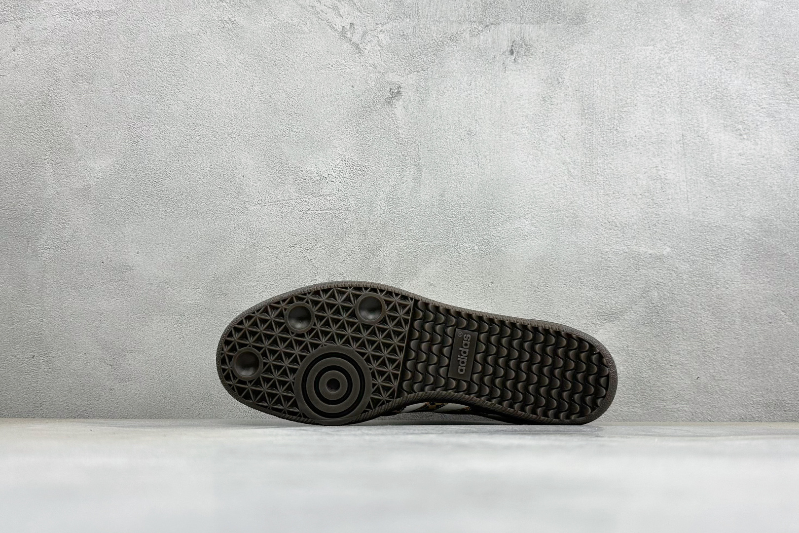 RS版Adidas Originals Samba 桑巴舞系列阿迪达斯 三叶草 绅士德训足球风百搭低帮休闲运动板鞋 货号