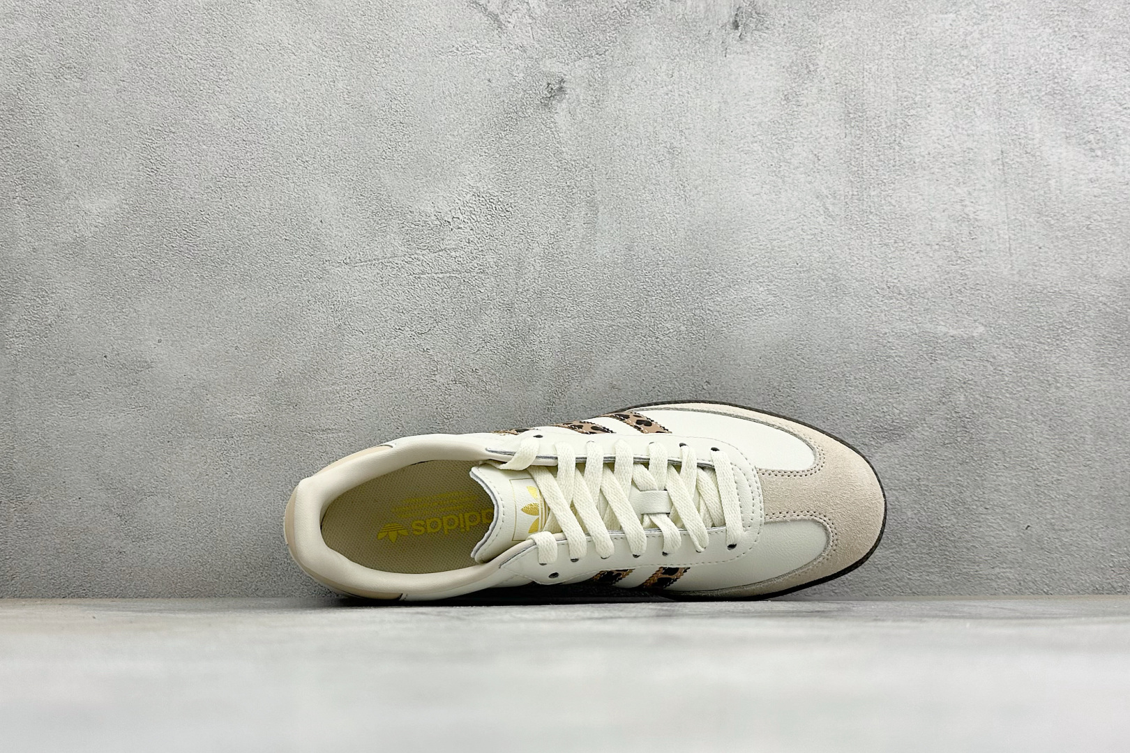 RS版Adidas Originals Samba 桑巴舞系列阿迪达斯 三叶草 绅士德训足球风百搭低帮休闲运动板鞋 货号