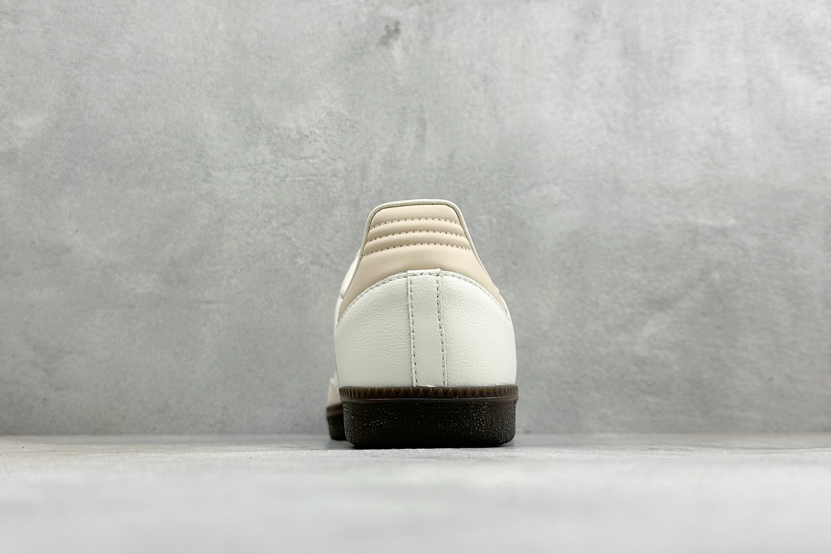 RS版Adidas Originals Samba 桑巴舞系列阿迪达斯 三叶草 绅士德训足球风百搭低帮休闲运动板鞋 货号