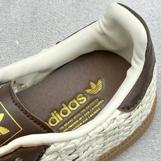 D版Addis Original Samba OG 复古桑巴板鞋 这款桑巴鞋展示了高质量的工艺 带有装饰的超锁缝制和无缝 D版Addis Original Samba OG 复古桑巴板鞋 这款桑巴鞋展示了高质量的工艺 带有装饰的超锁缝制和无缝