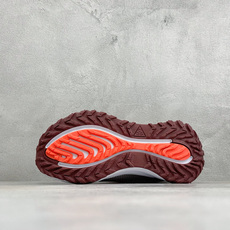 XM版NIKE ACG VOMERO TRAIL 防滑耐磨运动跑步鞋 兼顾迅疾外观和稳固脚感 后跟覆面和中足动态支撑巧妙 XM版NIKE ACG VOMERO TRAIL 防滑耐磨运动跑步鞋 兼顾迅疾外观和稳固脚感 后跟覆面和中足动态支撑巧妙