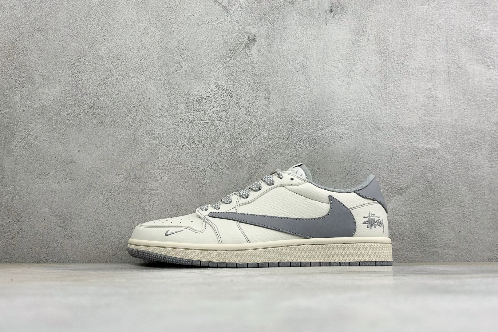 福利特价300P  Air Jordan 1 Low AJ1 乔1 联名 高端定制  倒钩低帮复古篮球鞋 #定制皮料 原