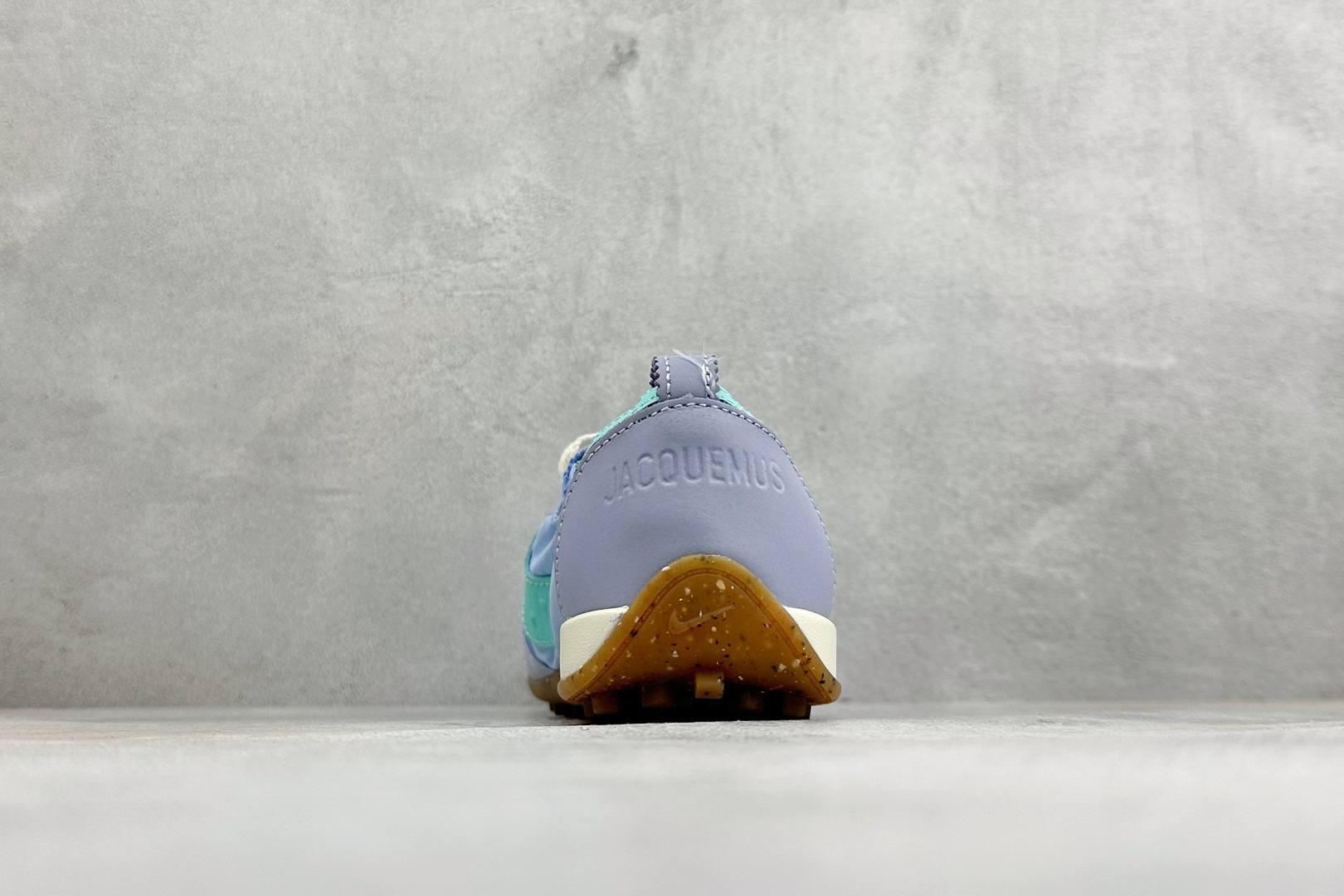 Jacquemus x Nike Moon Shoe SP 网红薄底低帮生活休闲鞋  #鞋面采用柔软的尼龙材质与麂皮拼接