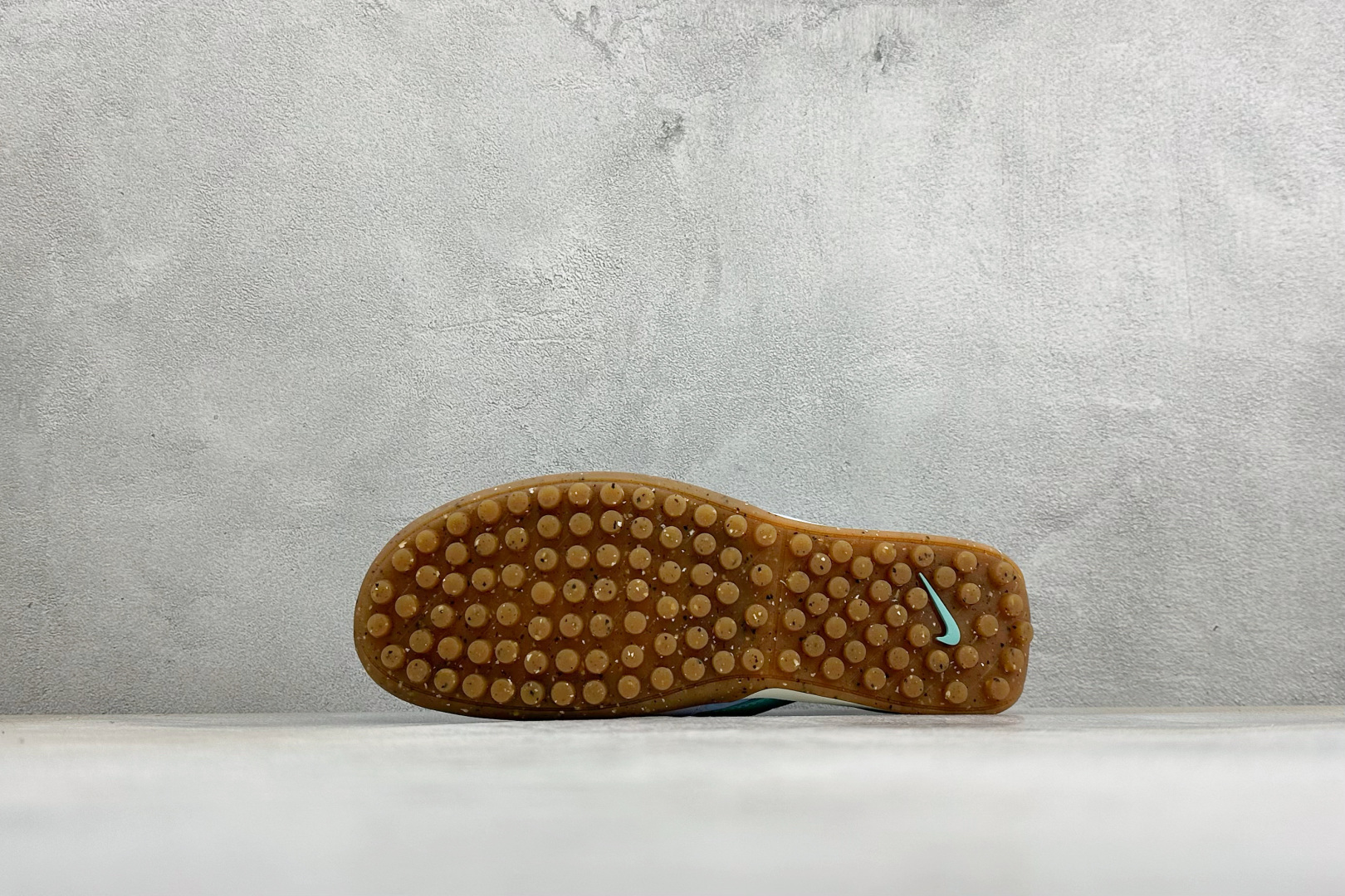 Jacquemus x Nike Moon Shoe SP 网红薄底低帮生活休闲鞋  #鞋面采用柔软的尼龙材质与麂皮拼接