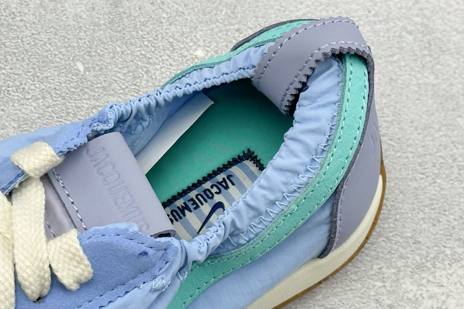 Jacquemus x Nike Moon Shoe SP 网红薄底低帮生活休闲鞋  #鞋面采用柔软的尼龙材质与麂皮拼接
