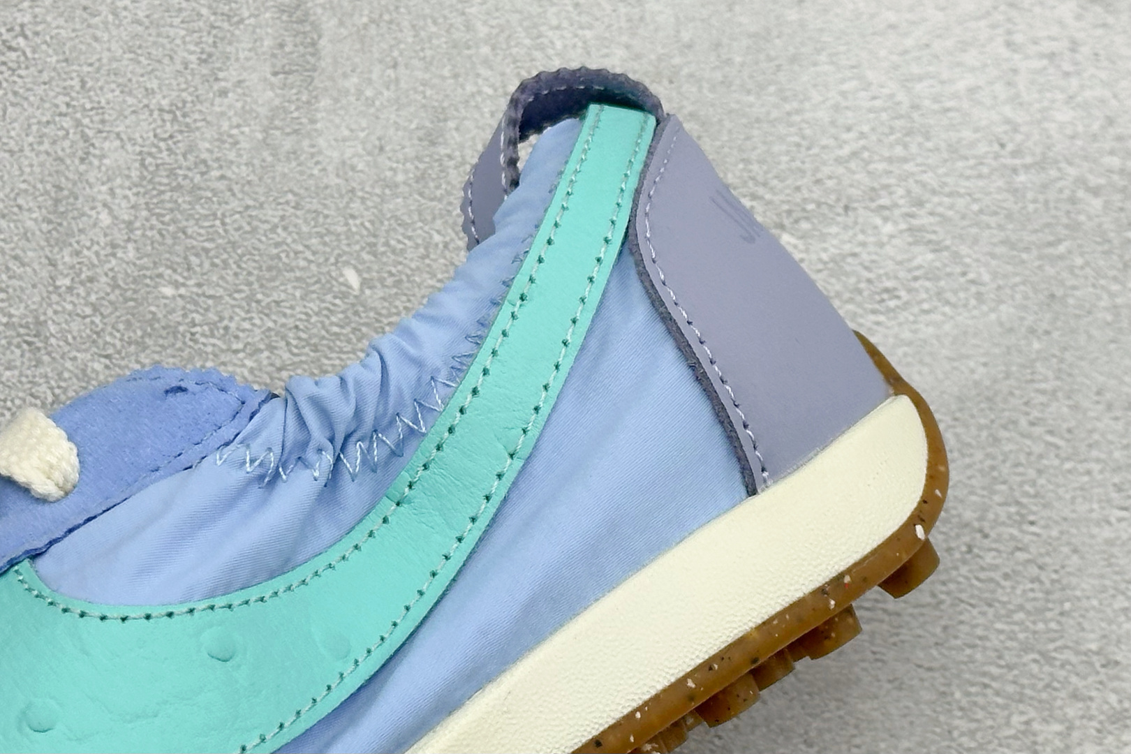 Jacquemus x Nike Moon Shoe SP 网红薄底低帮生活休闲鞋  #鞋面采用柔软的尼龙材质与麂皮拼接