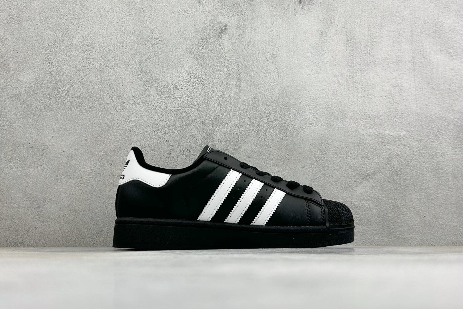 Adidas Originals SUPERSTAR W 贝壳头系列 三叶草低帮经典百搭休闲运动板鞋 货号：JH9977