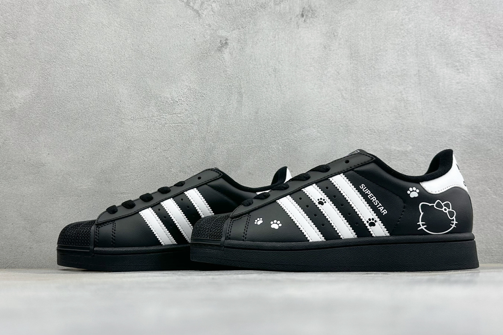 Adidas Originals SUPERSTAR W 贝壳头系列 三叶草低帮经典百搭休闲运动板鞋 货号：JH9977