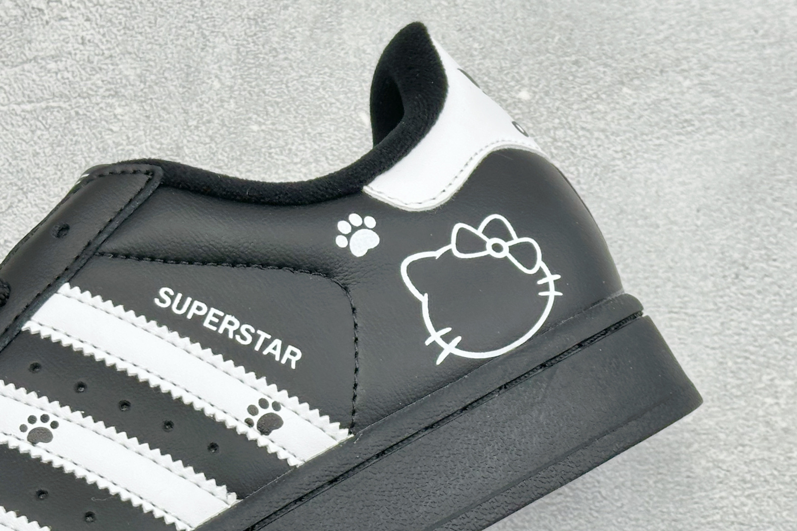 Adidas Originals SUPERSTAR W 贝壳头系列 三叶草低帮经典百搭休闲运动板鞋 货号：JH9977
