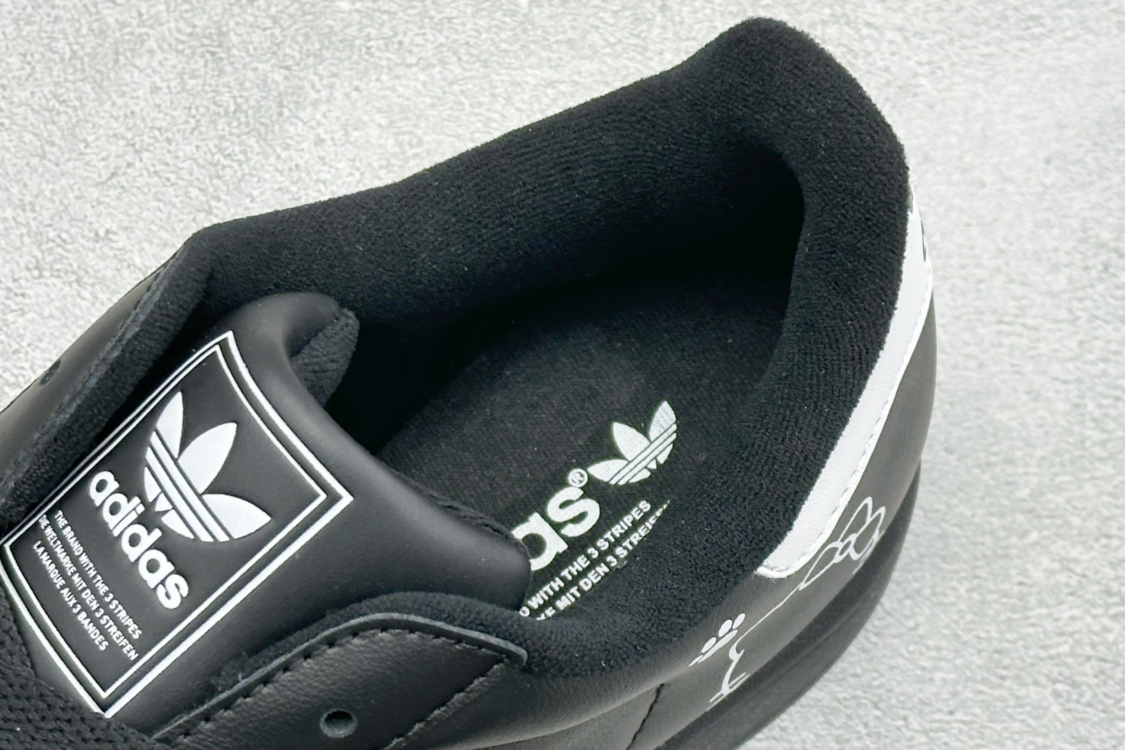 Adidas Originals SUPERSTAR W 贝壳头系列 三叶草低帮经典百搭休闲运动板鞋 货号：JH9977
