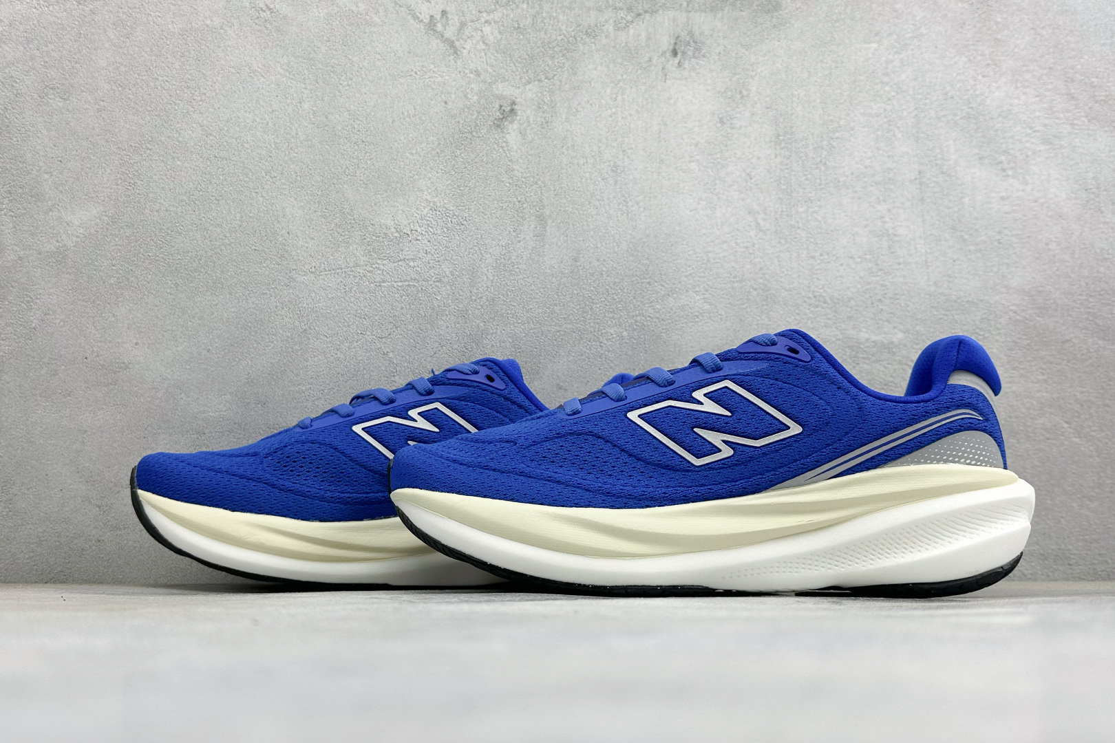NEW BALANCE 1080 缓震运动鞋NB透气运动休闲跑鞋 DETAIL INFO可靠的舒适性和高性能相结合，为日
