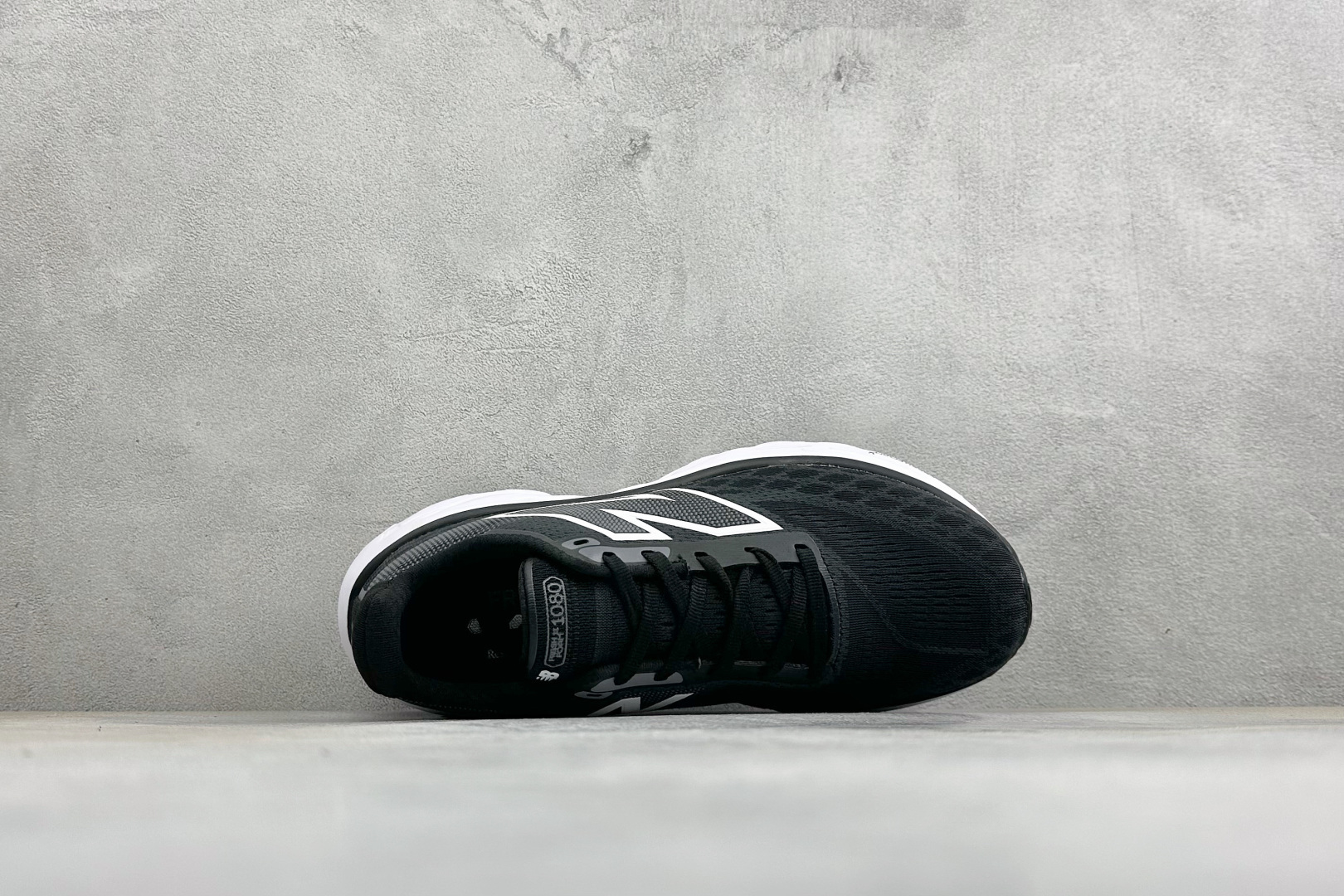 NEW BALANCE 1080V14 缓震运动鞋NB透气运动休闲跑鞋 DETAIL INFO可靠的舒适性和高性能相结合