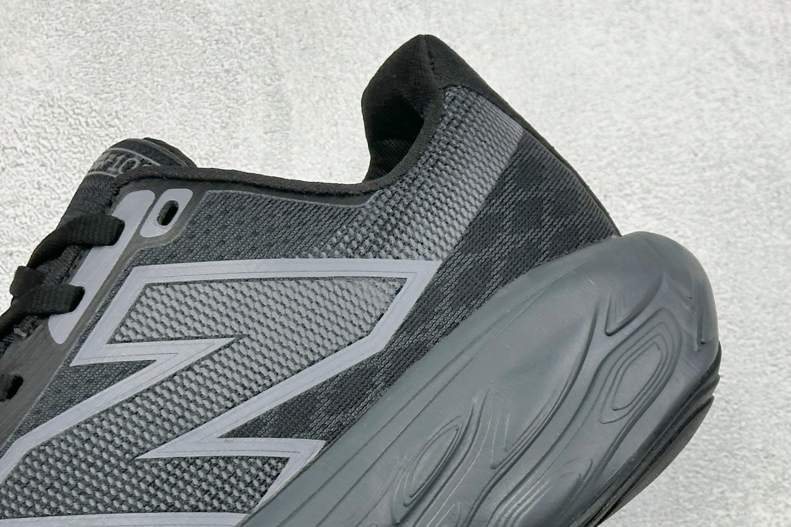 NEW BALANCE 1080V14 缓震运动鞋NB透气运动休闲跑鞋 DETAIL INFO可靠的舒适性和高性能相结合