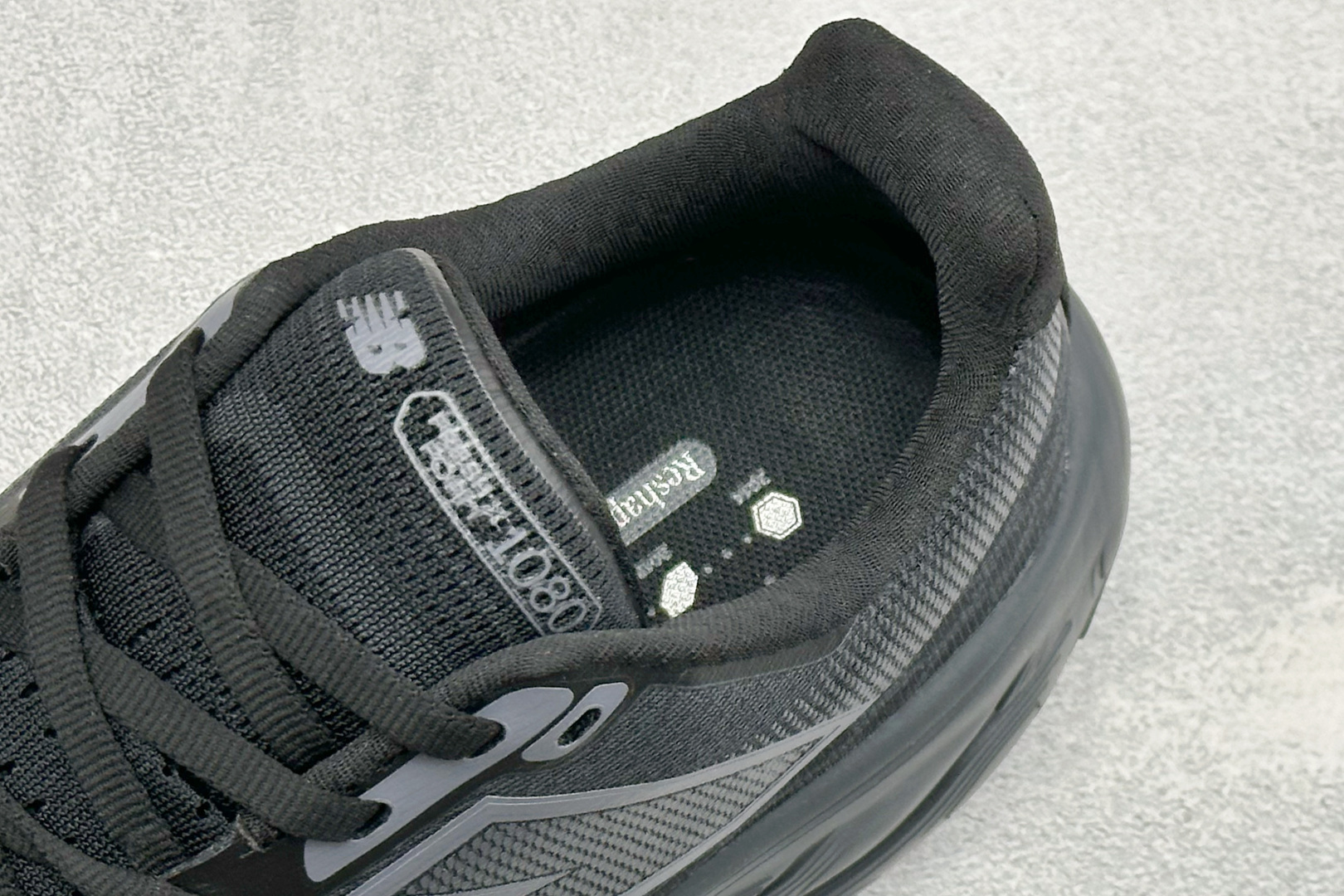 NEW BALANCE 1080V14 缓震运动鞋NB透气运动休闲跑鞋 DETAIL INFO可靠的舒适性和高性能相结合